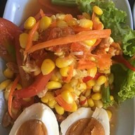 อ้อ อาหารอีสาน อ้อ อาหารอีสาน หน้าโรงเรียนโพธา