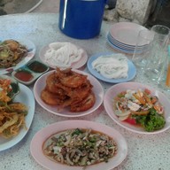 เมนูของร้าน อ้อ อาหารอีสาน อ้อ อาหารอีสาน หน้าโรงเรียนโพธา