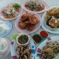 เมนูของร้าน อ้อ อาหารอีสาน อ้อ อาหารอีสาน หน้าโรงเรียนโพธา