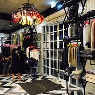 Waterside โรงแรมเวสต์เกต เรสซิเดนซ์