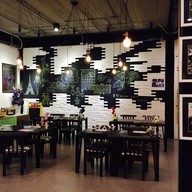 Waterside โรงแรมเวสต์เกต เรสซิเดนซ์