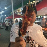 ตลาดนัดมีโชค