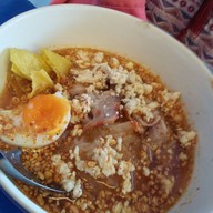 เมนูของร้าน ก๋วยเตี๋ยวไข่ต้มยำ 3 รส กาดมาลิน