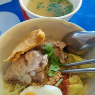 เมนูของร้าน ก๋วยเตี๋ยวไข่ต้มยำ 3 รส กาดมาลิน