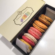Dhara Dhevi Macaron สยามพารากอน