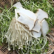 เมนูของร้าน ชาบูเสียบไม้ ข้าวหน้าต่าง ๆ ทุ่งหมื่นน้อย ซอย 8