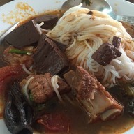 เฮือนข้าวซอย ปัว