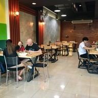 บรรยากาศ สลัดคุณนาย มาลินพลาซ่า