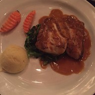 เมนูของร้าน Neil's Tavern Restaurant ร่วมฤดี