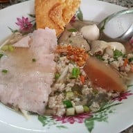 เมนูของร้าน ก๋วยเตี๋ยวหมู เจ๊มล