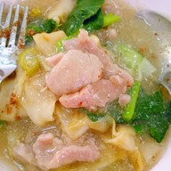 เมนูของร้าน ราดหน้านายพล