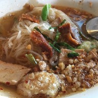 เมนูของร้าน ก๋วยเตี๋ยวห้อยขาริมน่าน