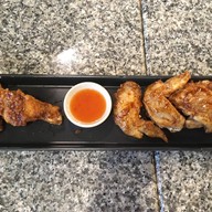 เมนูของร้าน Tuxz