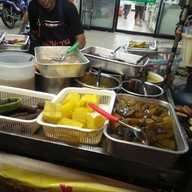 บรรยากาศ ขนมหวานหน้า 7-11 ทุ่งเสา