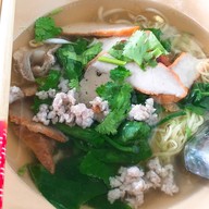 ก๋วยเตี๋ยวตำลึง