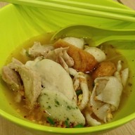 เจียงลูกชิ้นปลา Central ปิ่นเกล้า