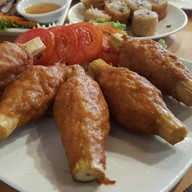 เมนูของร้าน แดงแหนมเนือง ในเมือง