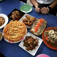 เมนูของร้าน ส้มตำอินเตอร์ หน้า ม.แม่ฟ้าหลวง