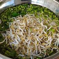 เตี๋ยวหมูตุ๋น ลูกสาวอ้วนหลักห้า