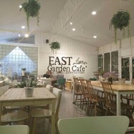 บรรยากาศ EAST Garden Cafe'