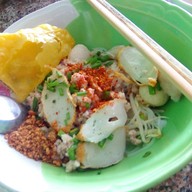 เมนูของร้าน เจ๊เอื้อง ก๋วยเตี๋ยวหมูบ้านบึง