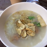 ข้าวต้มปลาบะเต็ง (เจ้าเก่า รพ.กรุงไทย)