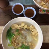 ข้าวต้มปลาบะเต็ง (เจ้าเก่า รพ.กรุงไทย)