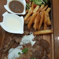 เมนูของร้าน Aura Salad&steak