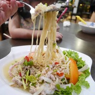 เมนูของร้าน ส้มตำรัว เลียบคลองทวีวัฒนา