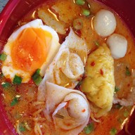 เมนูของร้าน ตาโตก๋วยเตี๋ยวต้มยำน้ำข้น