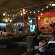 บรรยากาศ ครัวปลาเขื่อน