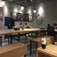 บรรยากาศ J.S. Foodies