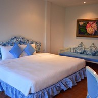 Kensington Close Hotel