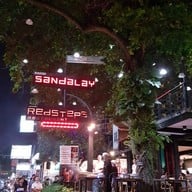 หน้าร้าน Red Steps