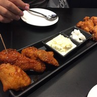 เมนูของร้าน Bonchon Korean Fried Chicken (บอนชอนไก่ทอดเกาหลี) พรอมานาด