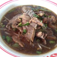 ก๋วยเตี๋ยวเรือรังสิต หมู่บ้านเมืองเอก