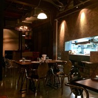 Smith Restaurant & Bar สุขุมวิท 49