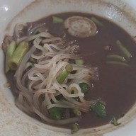 เมนูของร้าน ก๋วยเตี๋ยวเรือป๋ายักษ์