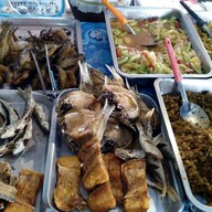 ร้านป้าแดงแกงใต้ -