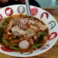 ร้านป้าแดงแกงใต้ -