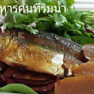 เมนูของร้าน คนทีริมน้ำ