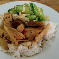 ร้านป้าแดงแกงใต้ -