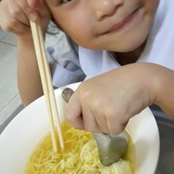 สหชัย บะหมี่เกี๊ยวปู หมูแดง