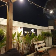 บรรยากาศ Wake Up Steak & Coffee