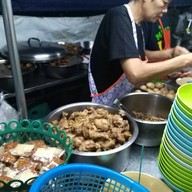 บรรยากาศ ก๋วยจั๊บไก่ตุ๋น ลุงสิทธิ์(ร้านเปิด24ชม.)
