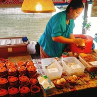 ไอศครีมกะทิสด หม้อดินเผา ตลาดน้ำอโยธยา