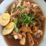 ข้าวขาหมูแหลมฉบัง by อ้น ข้าวขาหมูแหลมฉบัง by อ้น