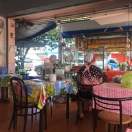 บรรยากาศ ก๋วยเตี๋ยวนายใบ้ย้อนยุค โชคชัย4 ซอย​27