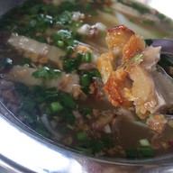 เมนูของร้าน ก๋วยจั้บสามแยก
