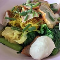 เมนูของร้าน ก๋วยเตี๋ยวลุงแหบ บุญถาวร รัชดาภิเษก